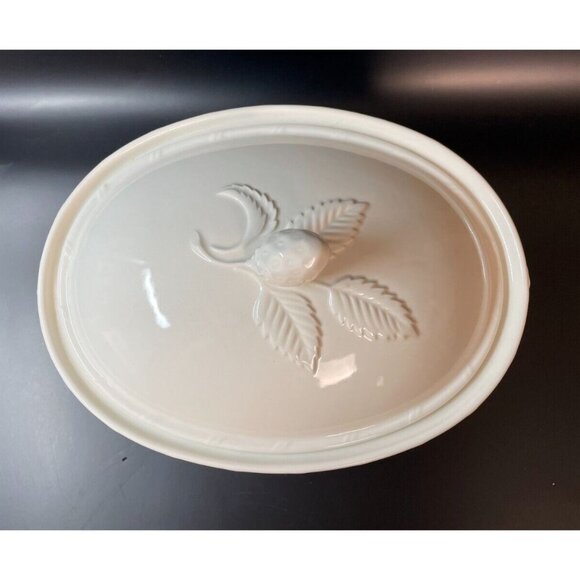 Mikasa English Countryside White 2 Quart Oval Casserole Dish - Picture 2 of 6